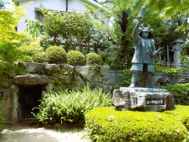 1-1. 三光神社（真田幸村公像と真田の抜け穴）